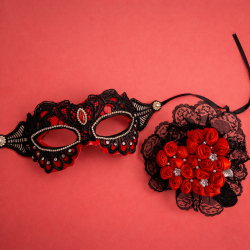 Ramo y máscara para San Valentín